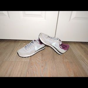 Vintage Nike Grey and Plum